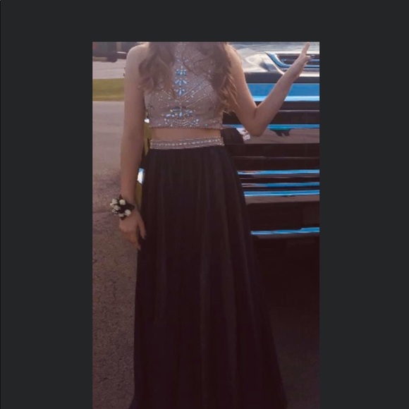 Dress - Picture 2 of 2